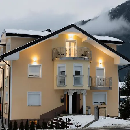 Schoenblick Weißenbach am Lech