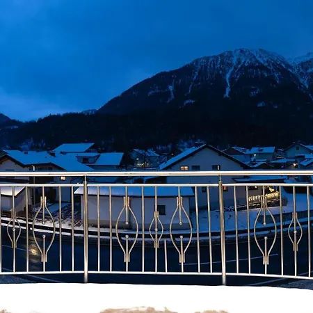 Schoenblick Weißenbach am Lech