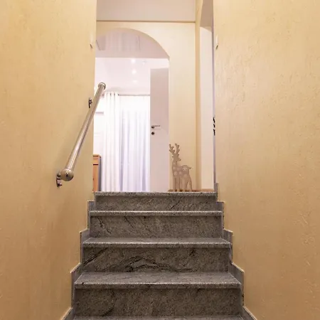 Schoenblick Apartment *