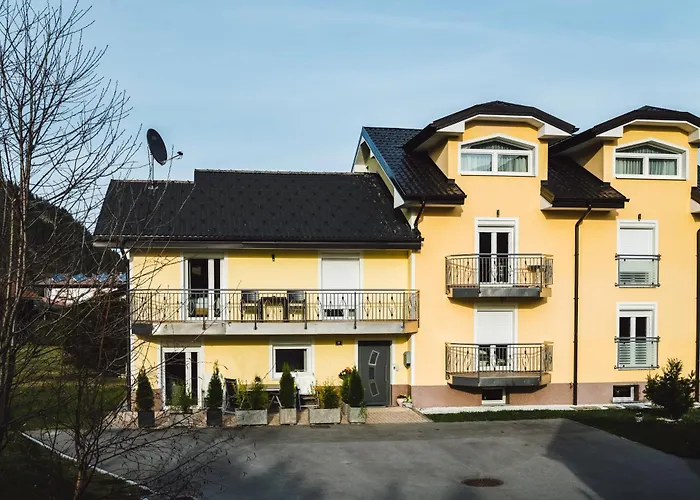 Schoenblick * Weissenbach am Lech